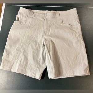 Columbia PFG Men’s Size 38 Light Gray Shorts